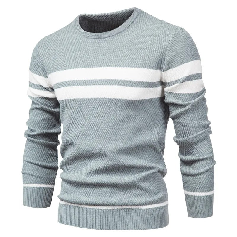 Komfortabel herreklær: langermet patchwork genser. Trendy og varm for kjøligere dager.