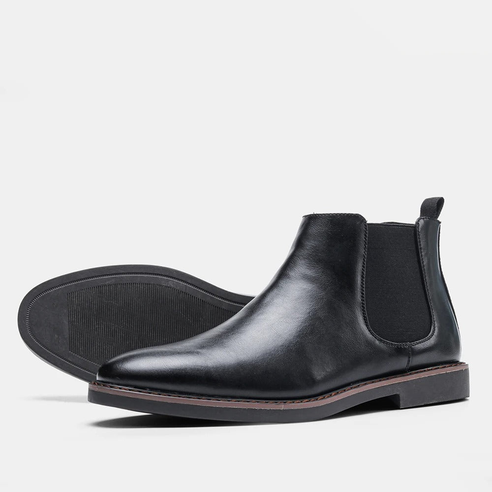 Svarte Chelsea-støvler for menn i retro design. Allsidige herresko for casual og pensko.