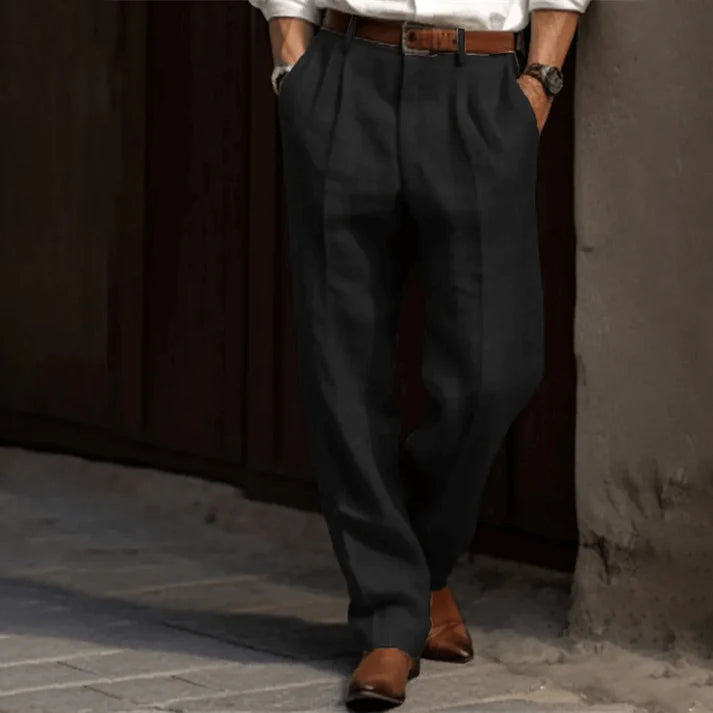 Stilige herrebukser med nålstripe, egnet som kontorbukser eller smart casual antrekk. Komfortable og allsidige.