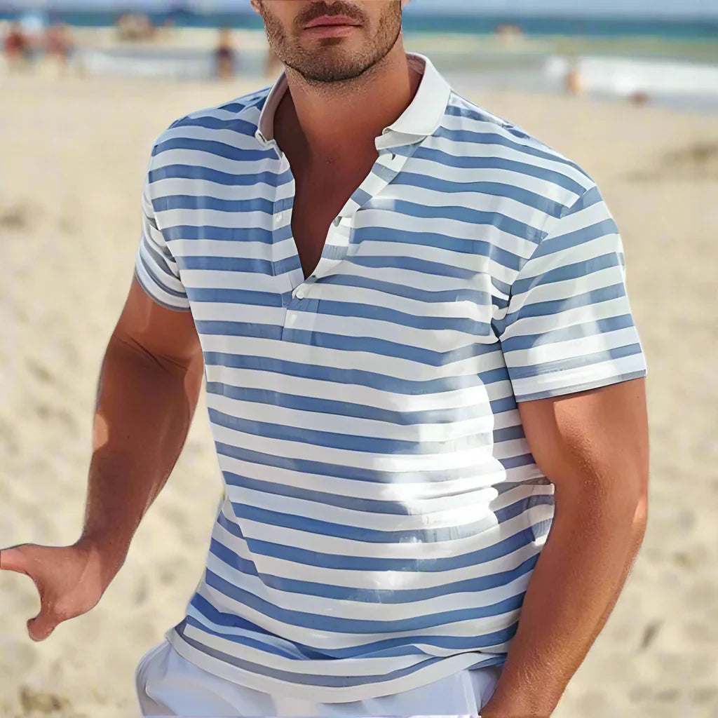 Menns retro stripete poloskjorte i klassisk design for casual hverdag eller fritid. Komfortabel, kortermet.