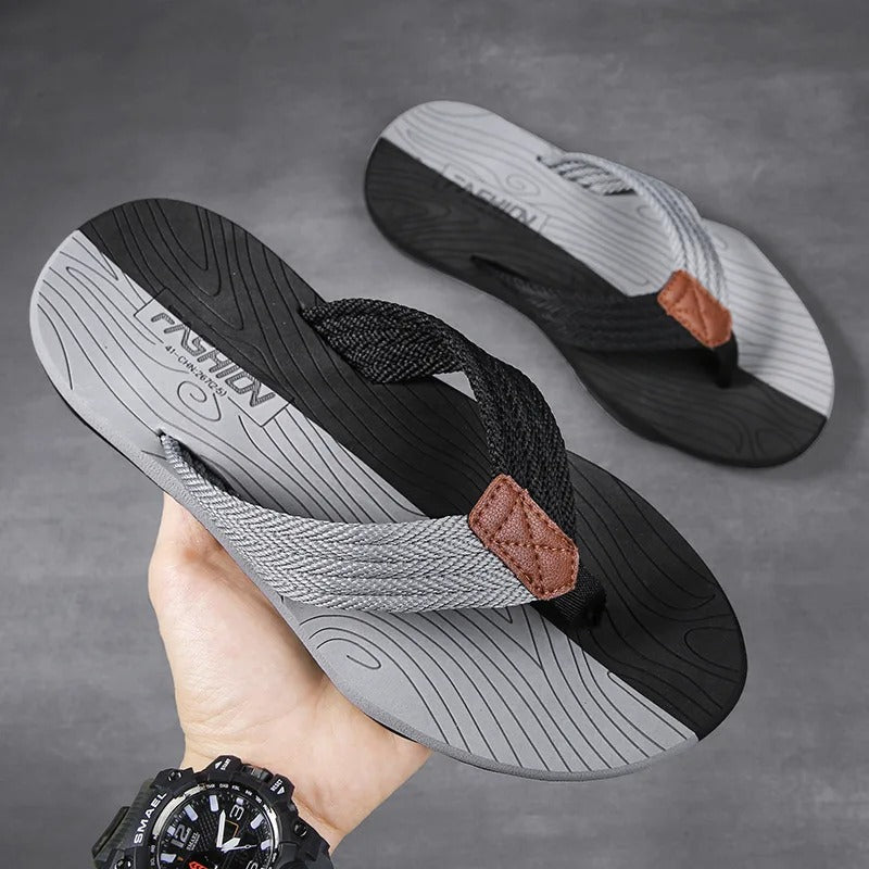 Ergonomiske herre sommerflipflops med slitesterk og sklisikker såle.
