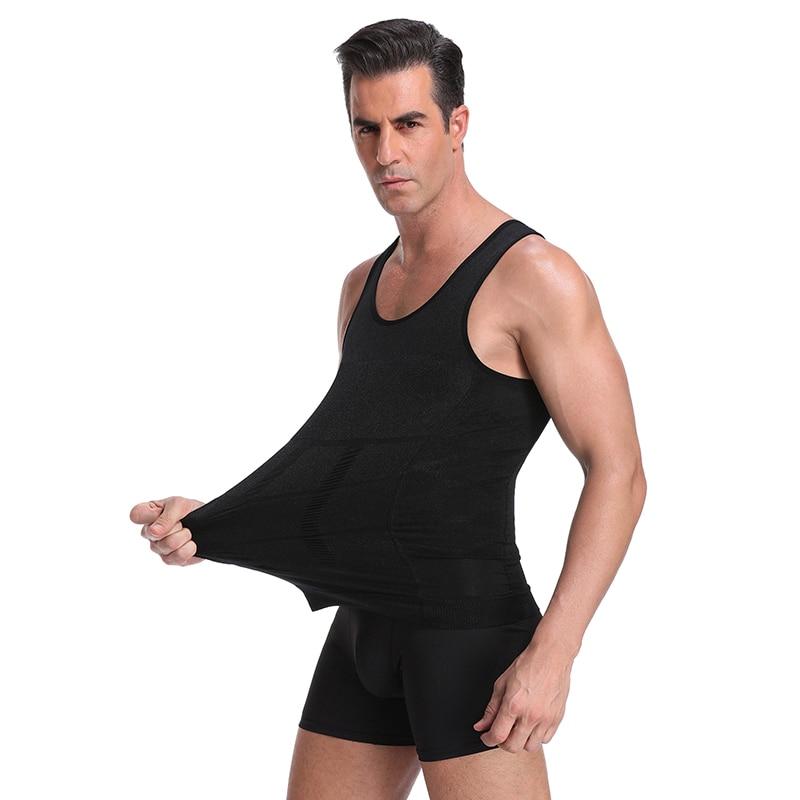 Myk og komfortabel menns slankende tank top, perfekt under skjorter og gensere.