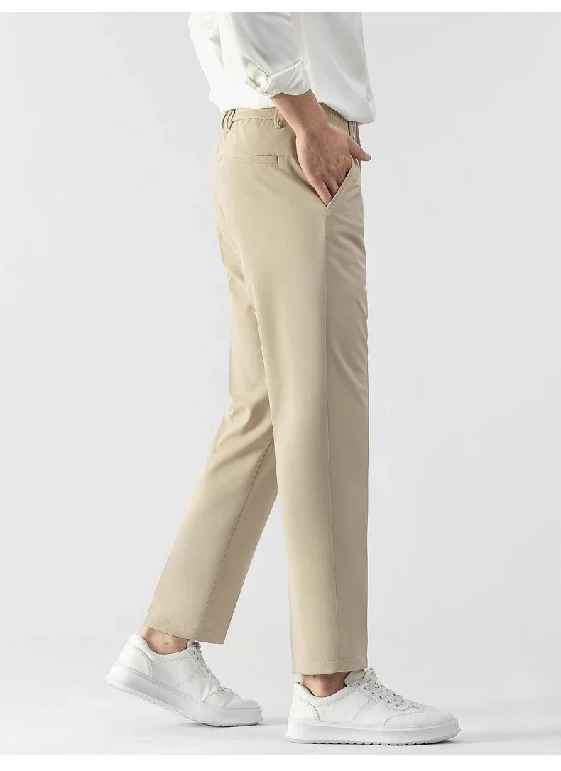 Stilige slim fit herrebukser, designet for en smart og velkledd fremtoning.