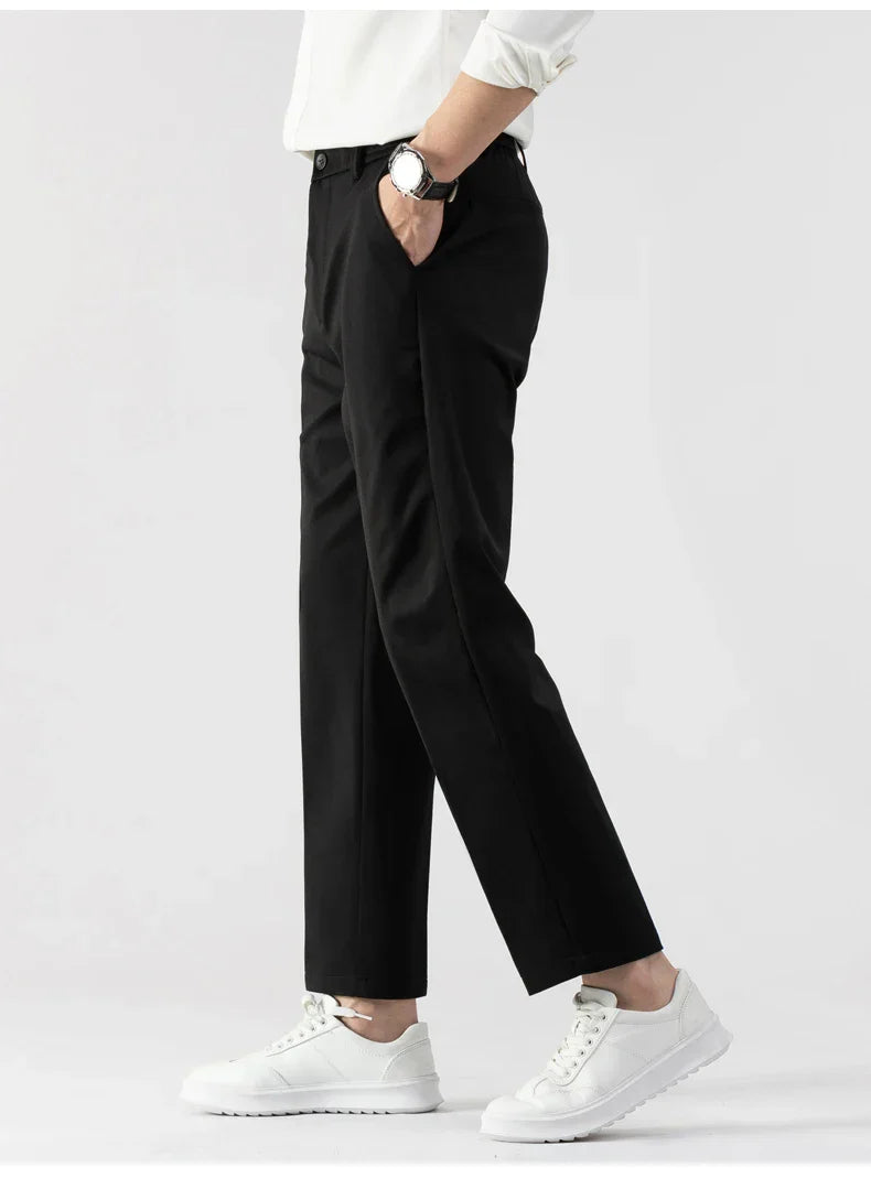 Formelle og uformelle slim fit dressbukser for herrer, uunnværlig i garderoben.