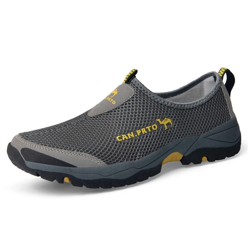 Komfortable herre joggesko med mesh-overdel, enkel slip-on design for hverdagsbruk.