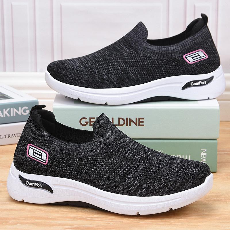 Fleksibel, lett yttersåle på herre slip-on joggesko. Sikrer komfort og godt grep for menn.
