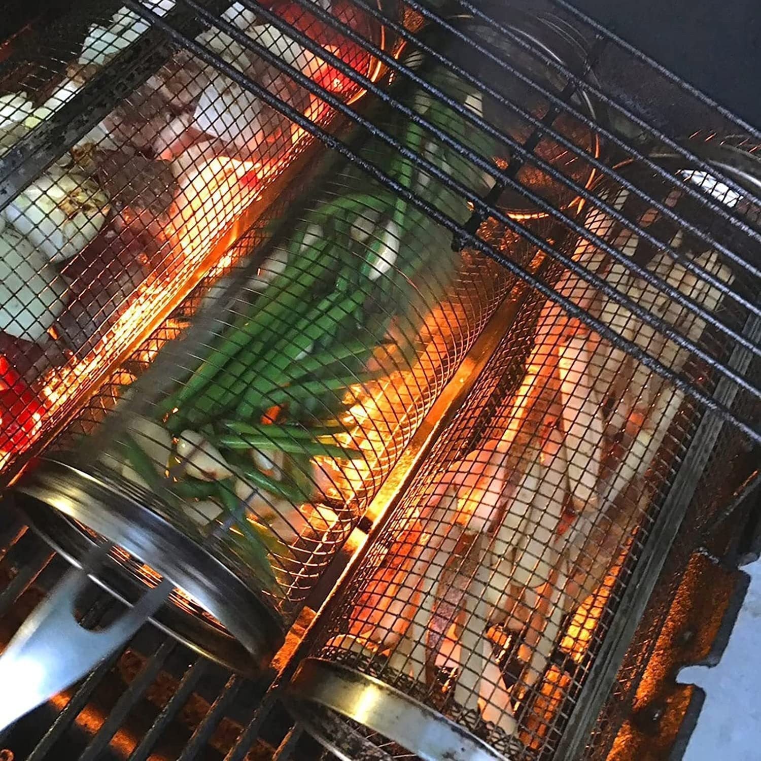 Allsidig grillkurv i metall til utekjøkkenet. Perfekt for fisk, kjøtt og grønnsaker på grillen.