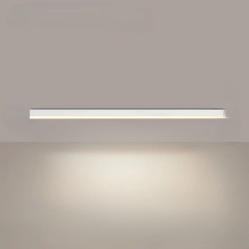 Elegant LED taklampe, dimbar, energieffektiv. Rund form for moderne hjemmeinnredning.