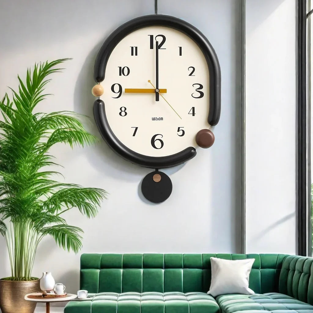 Oval klokke for vegg, minimalistisk og stille. Finnes i brun, svart og rød for interiøret.