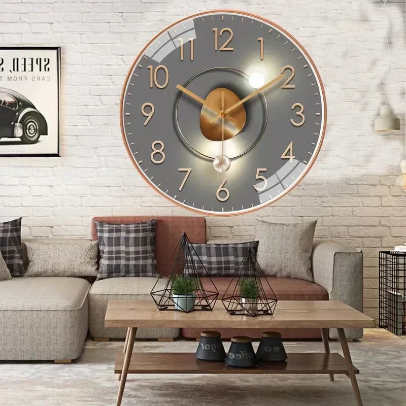 Elegant minimalistisk veggklokke med stillegående kvartsverk, ideell moderne dekorasjon for ethvert rom.