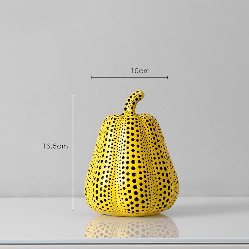 Detaljert bilde av en polkaprikket fugleskulptur. Moderne design, unik kunst og stilren hjemmedekorasjon.