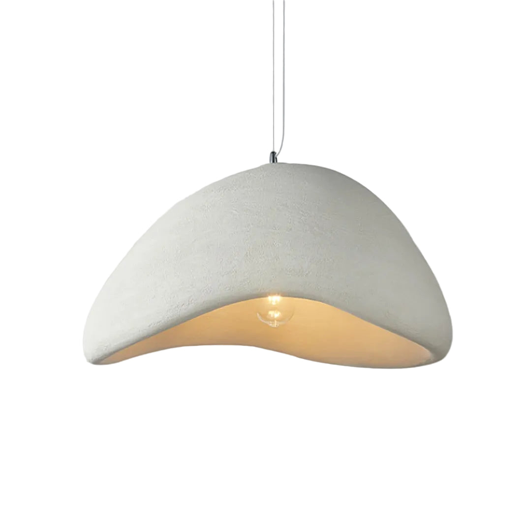 Moderne grå pendellampe for elegant stue. Stilfull taklampe for interiør belysning.
