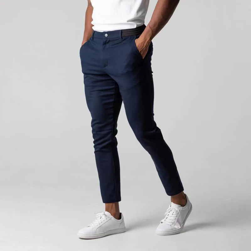Komfortable stretch chinos for herre. Myk bomullsblanding gir suveren passform og bevegelsesfrihet.