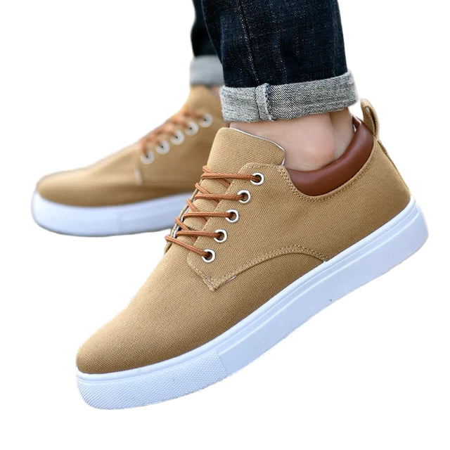 Moderne herresneakers for komfort og stil. Perfekte fritidssko til hverdag og allsidig bruk.