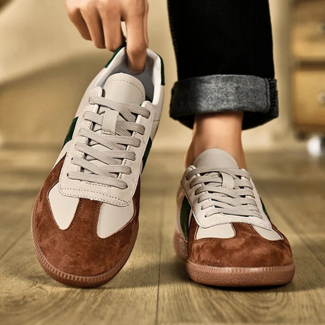 Lette, stilige herresneakers med komfortabel gummisåle, egnet for urbant miljø.
