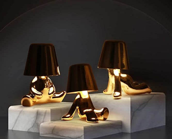 Minimalistisk moderne bordlampe, justerbart LED-lys, elegant design, passer mange interiørstiler.