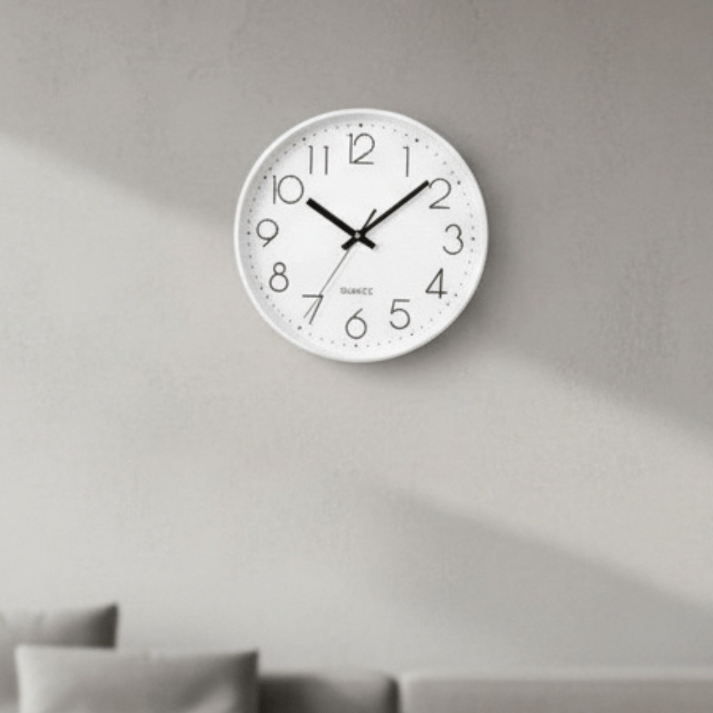 Elegant 30 cm minimalistisk veggklokke, moderne design. Ikke-tikkende for rolig stue og soverom.