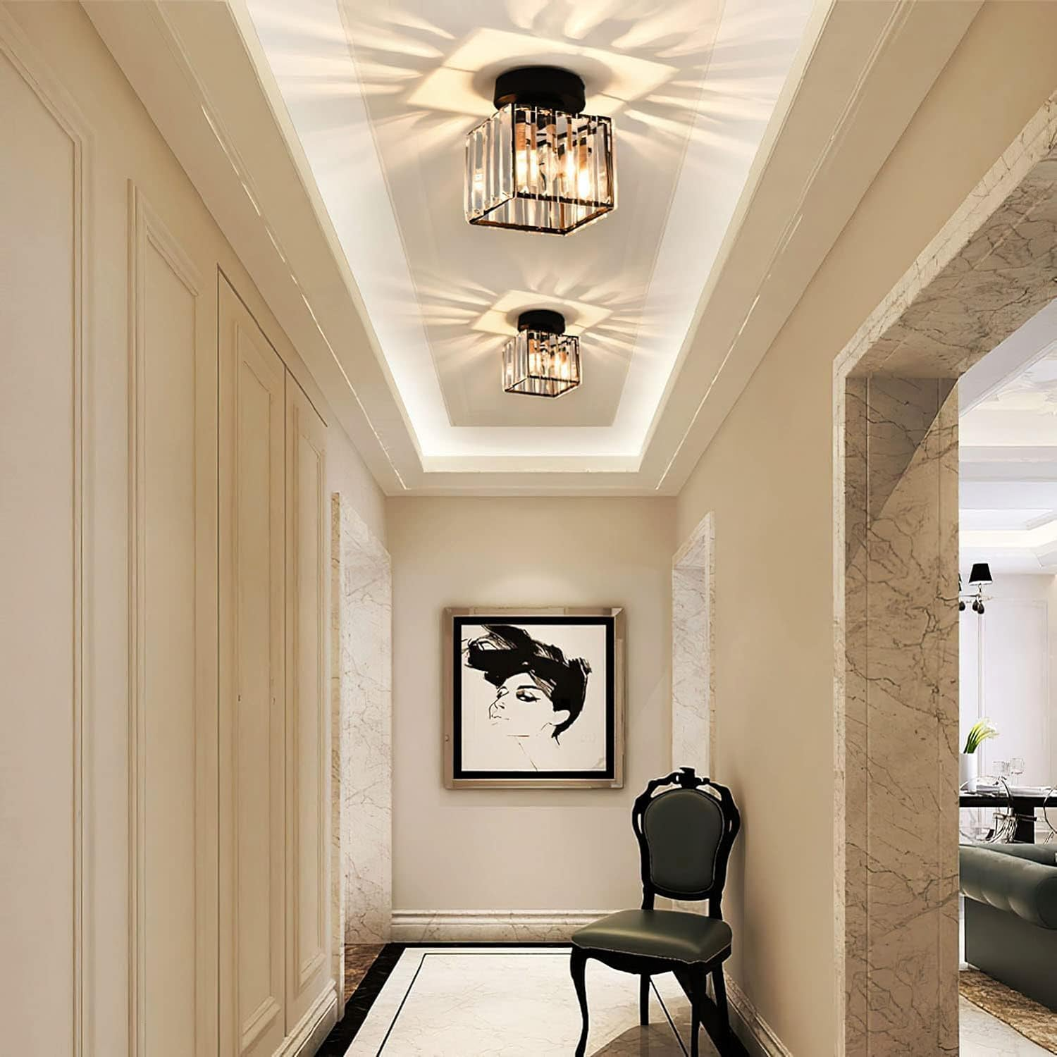 Luksus krystall taklampe; elegant belysning for sofistikert hjemmeinnredning. Enestående dekorativ designlampe.