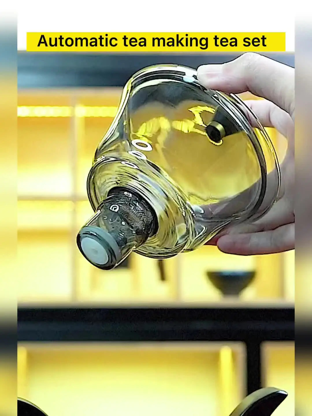 Dekorativt og funksjonelt tekanne-sett med infuser, et elegant tillegg til kjøkken og hjem.