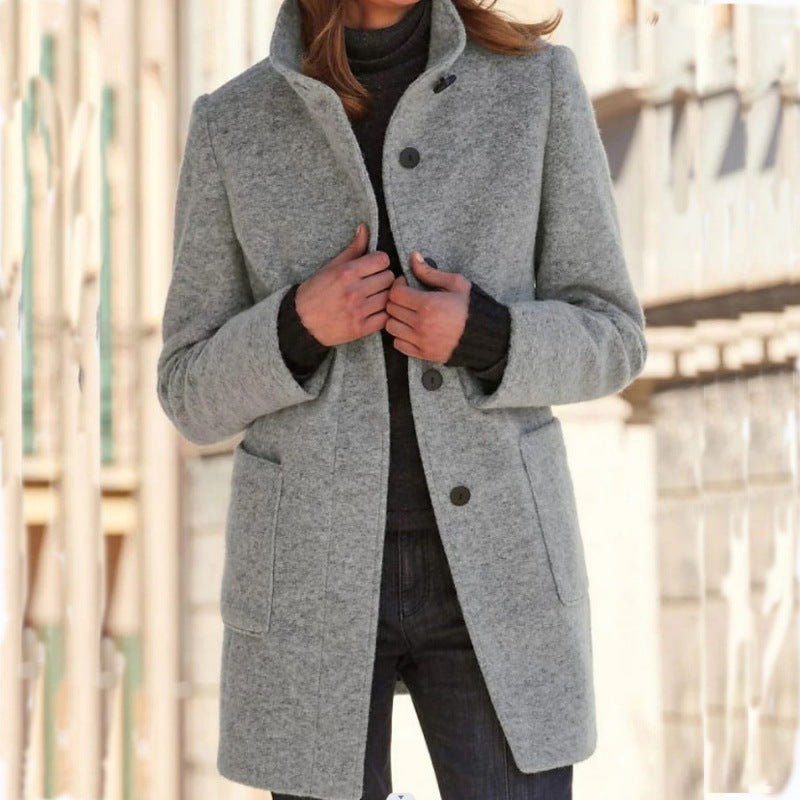 Eleganter Damen Wintermantel in Schwarz, warm, modisch, mit Knöpfen und langem Arm, Frauenmode