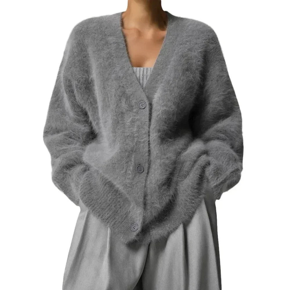 Myk strikket dame cardigan i elegant design for komfortabel hverdagsbruk og lagpålag stil.