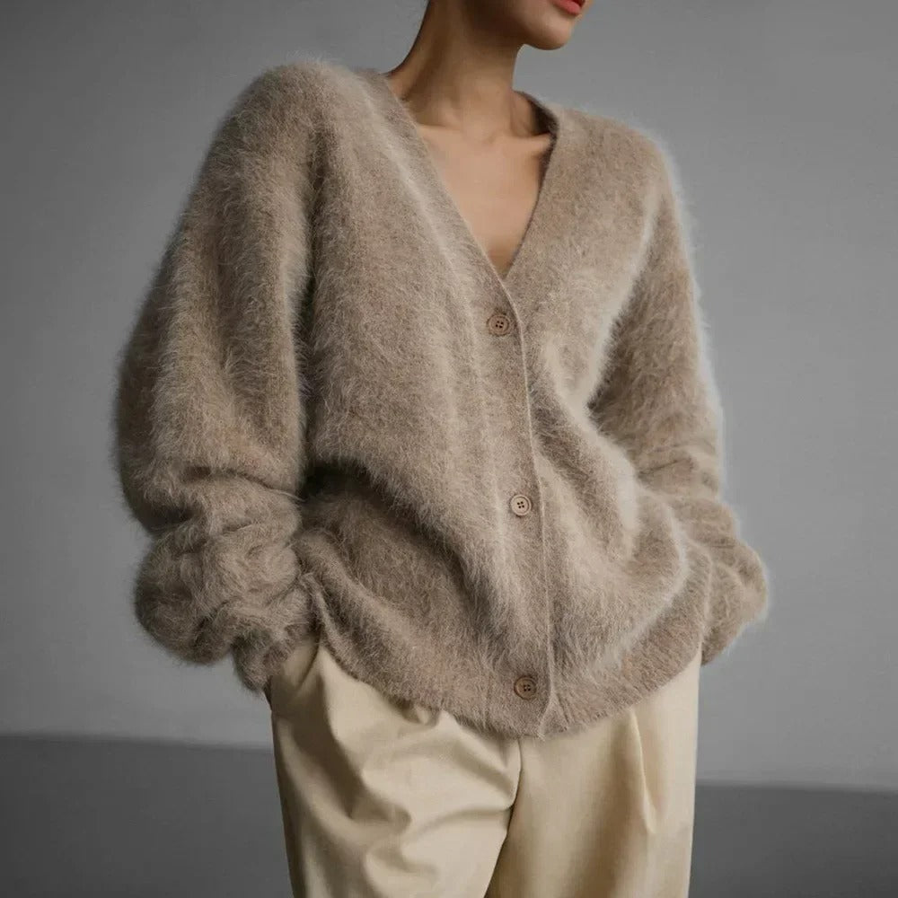 Komfortabel, myk strikket cardigan for kvinner, perfekt som allsidig lagpålag plagg.