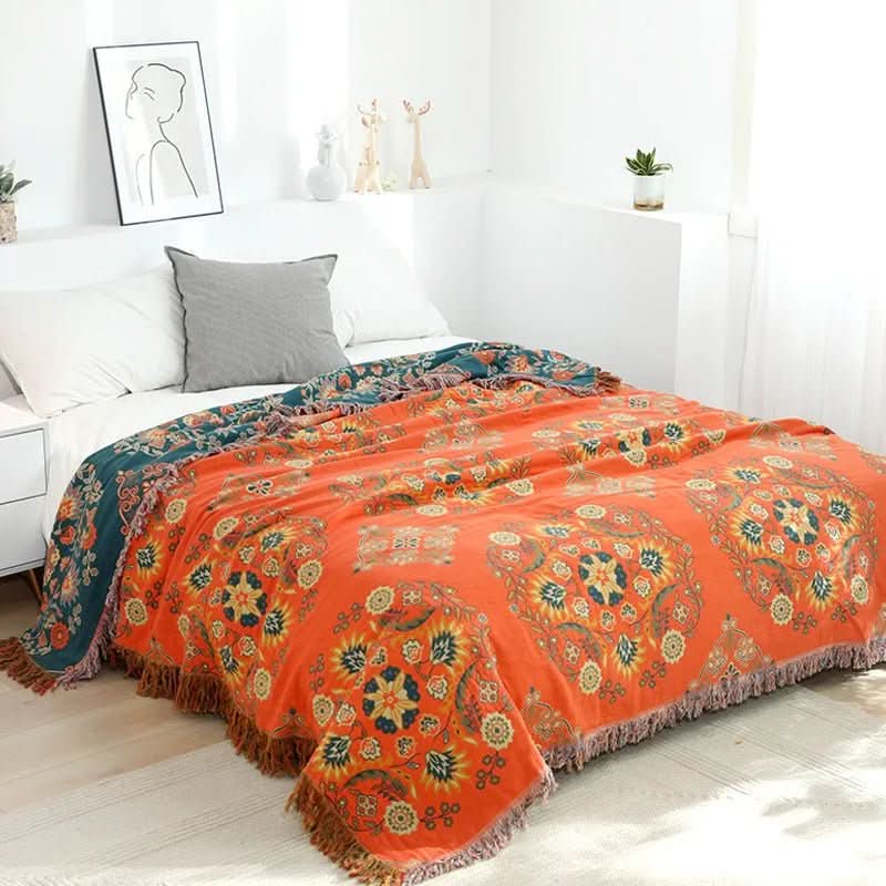 Koselig, mykt bomullsteppe i boho stil, perfekt som pledd over sofa eller sengesett, for hjemmeinnredning.