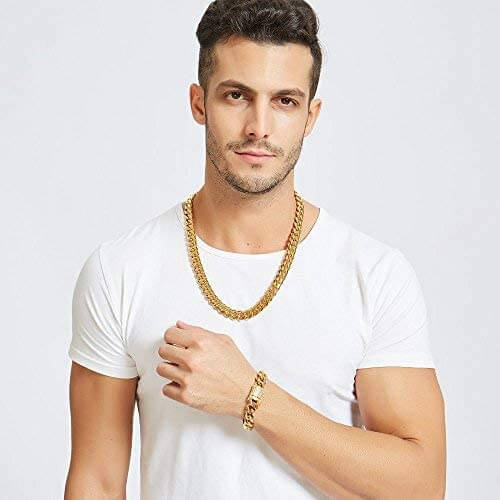 Foto av 55cm unisex cubansk lenkekjede, 14K gullbelagt rustfritt stål. Et elegant og varig tilbehør.