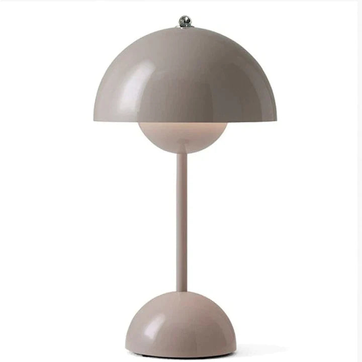 Funksjonell sopplampe med justerbar lysstyrke, perfekt som nattbordslampe i soverom.