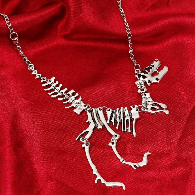 Unikt Tyrannosaurus Rex smykke, detaljert skjelett anheng for en statement-look.