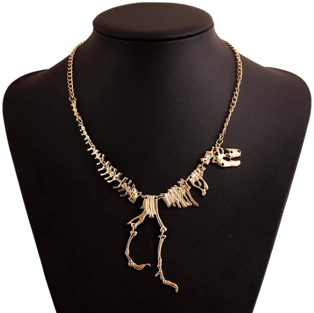 Gotisk inspirert halskjede, et stilig Tyrannosaurus Rex skjelett smykke til henne.