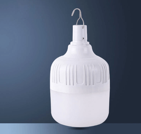 Vanntett LED-pære med 5 lysmoduser, energisparende og perfekt for camping.