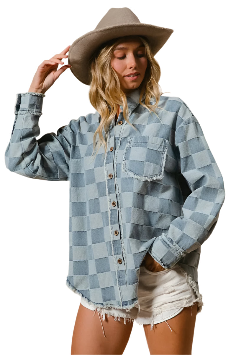 Oversized dameskjorte i rutemønster med frynsete kant. Perfekt casual fritidsskjorte i vintage stil for vår/høst.