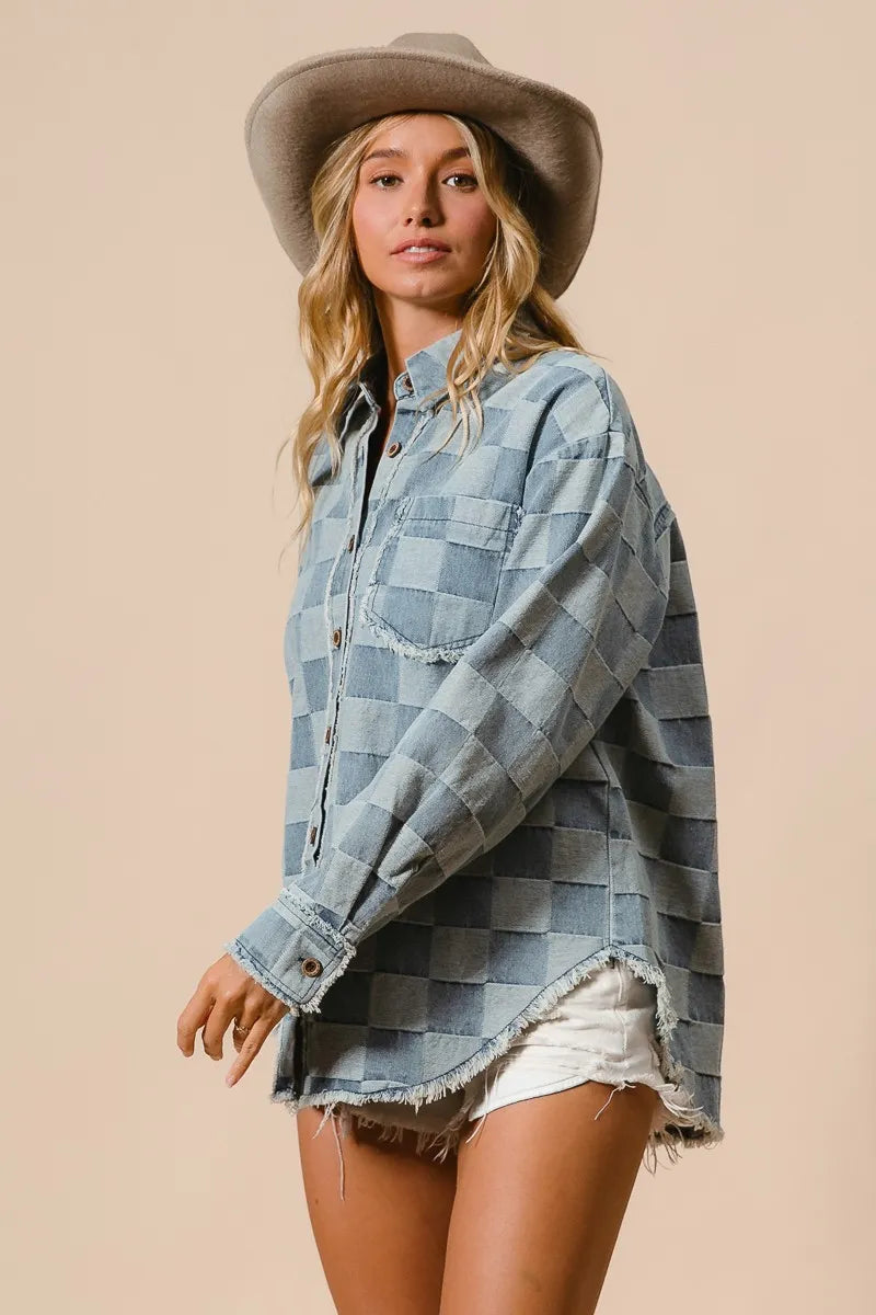 Stilig rutete dameskjorte, oversized passform med frynsete kant. Casual og vintage-inspirert for vår og høst.
