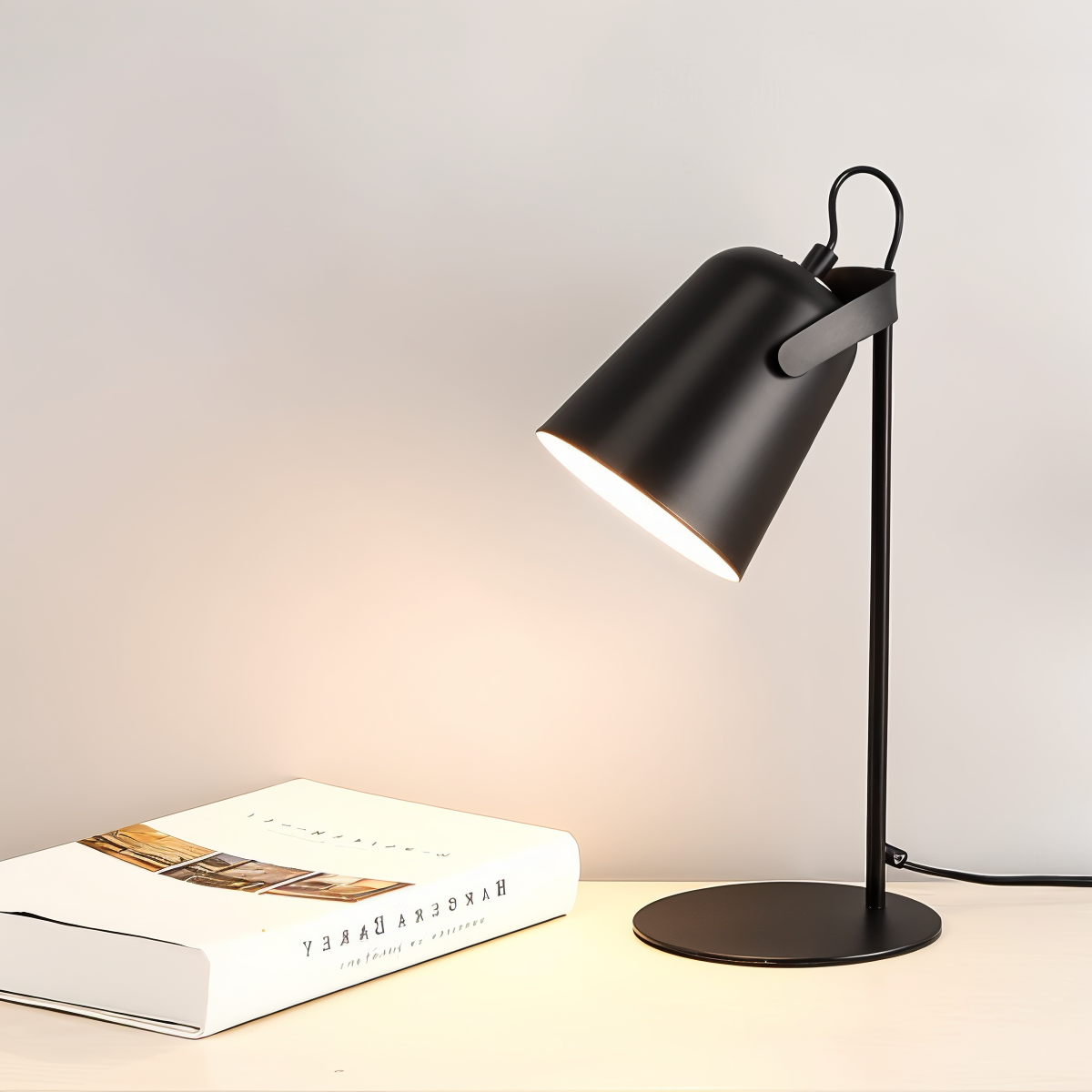 Unik macaron-formet bordlampe med myk pastellfarge. For kreativ belysning og dekorasjon.