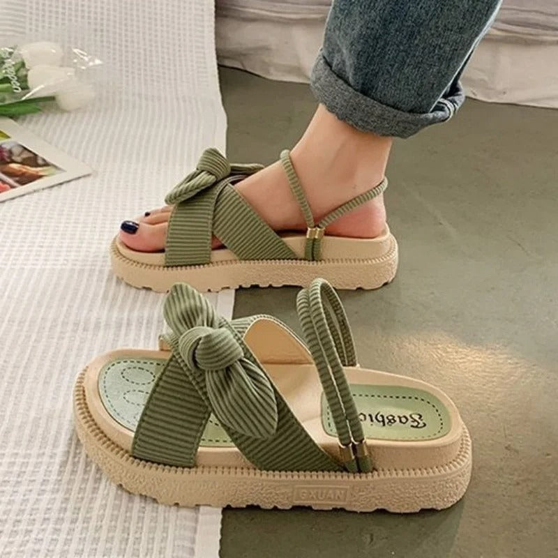 Stilige plattformsandaler til dame. Komfortable damesandaler, perfekte som sommer- eller fritidssko.
