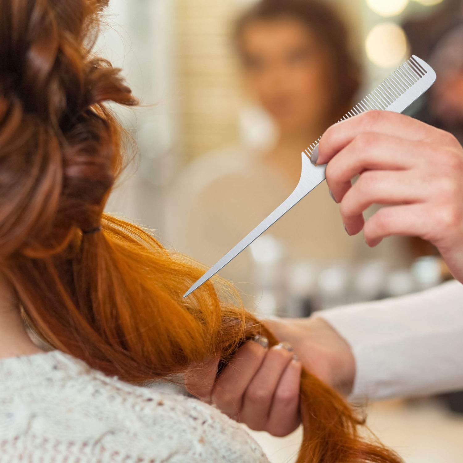 Hårpleiekam for nøyaktig separering og styling, perfekt for farging og highlights.