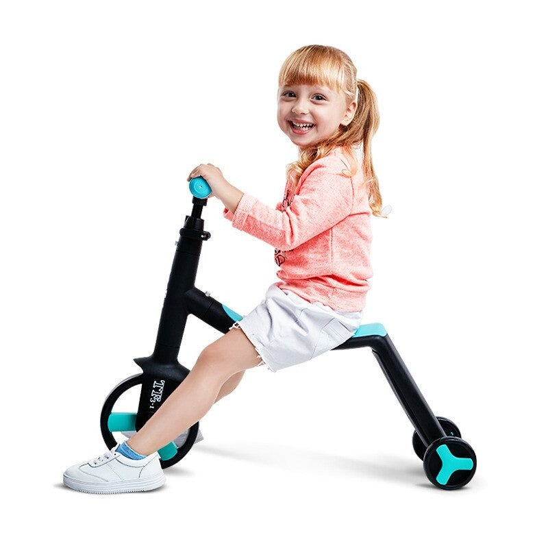 Gul barnescooter for barn, ideell for lek og læring. 3-i-1 design som trehjulssykkel.