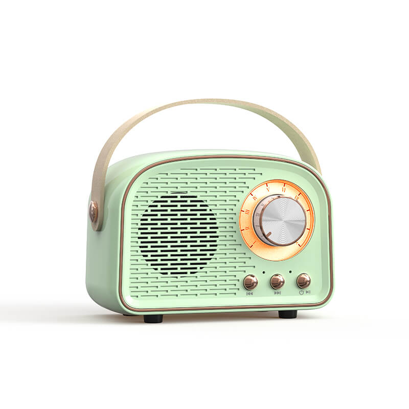 Elegant retro Bluetooth høyttaler i tre-look. Perfekt for å forbedre interiøret med trådløs lyd.