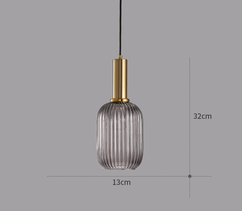 Retro designlampe, fargerik pendellampe med unikt fargespill for restaurantbelysning.