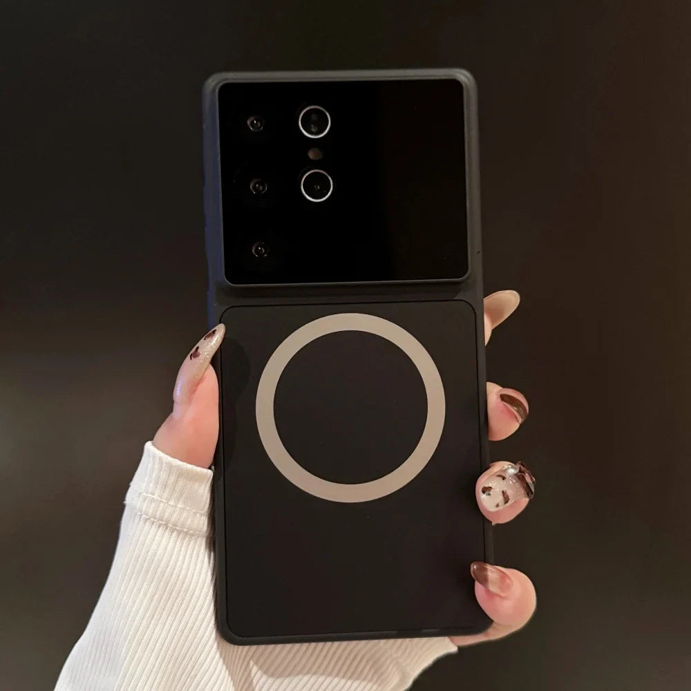 Stilrent og robust Galaxy S25 Plus-deksel med støtte for trådløs magnetisk lading og fallbeskyttelse.