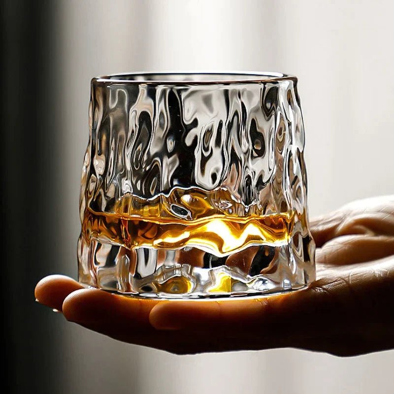 Høykvalitets drikkeglass for whisky og sprit, med roterende bunn for aroma.