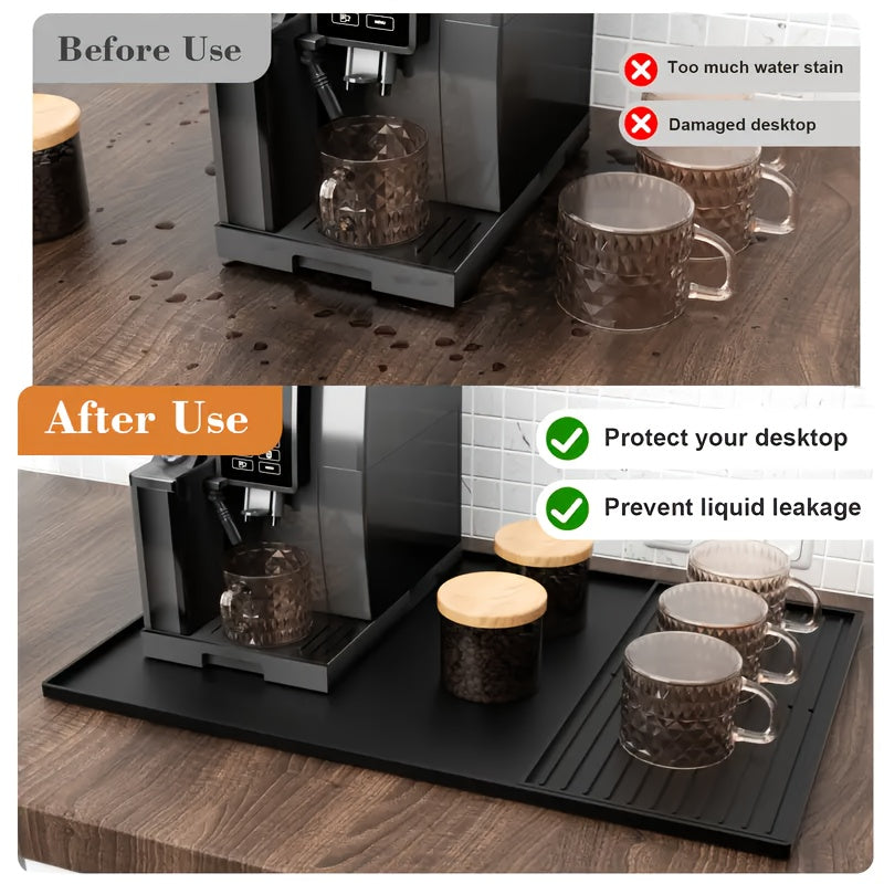 Praktisk 2-i-1 kaffematte i silikon. Varmebestandig overflate beskytter benken og holder kaffehjørnet ryddig.