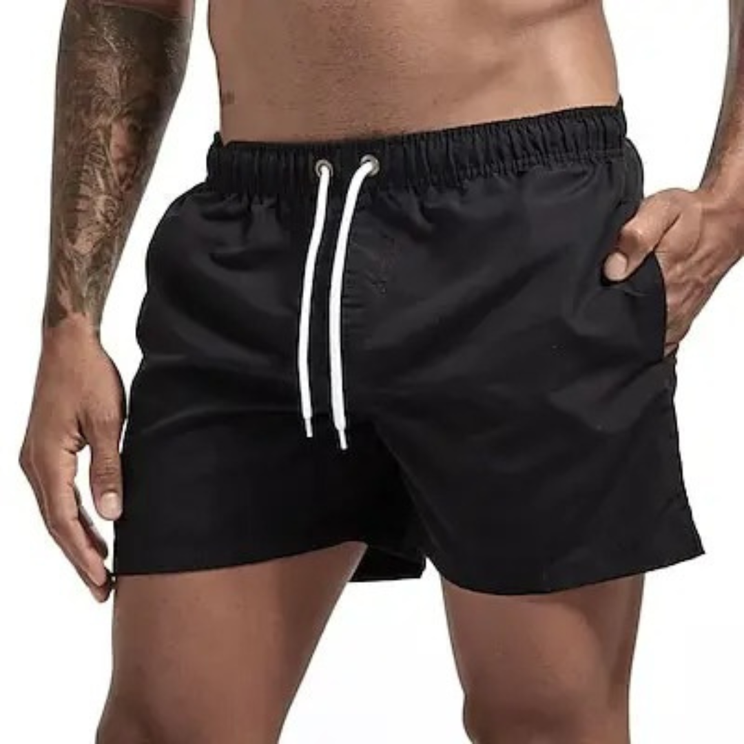 Herre badeshorts, hurtigtørkende i lyseblå, ideell for strand og basseng.
