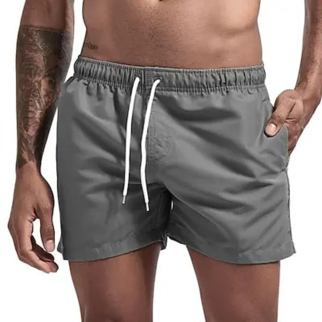 Herre badeshorts, hurtigtørkende, i sportsmodell, ideell for svømming.