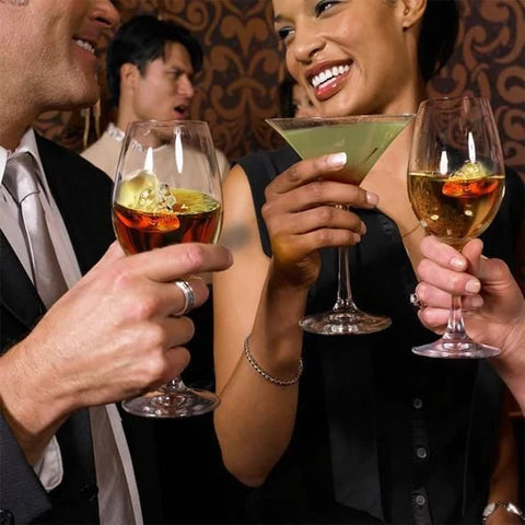 Svart silikon hodeskalle isform, flott for festtilbehør. Lag kul is til drinker og temafester.