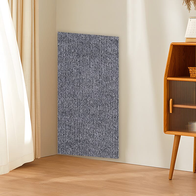 Nærbilde av klorematte for katt, viser den robuste overflaten og slitesterke materialet.