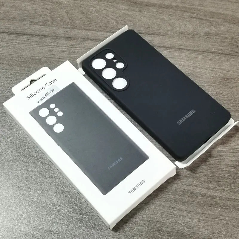 Slitesterkt Samsung Galaxy silikon deksel for S22 S23 S24 S25 Plus. Langvarig beskyttelse mot skader.