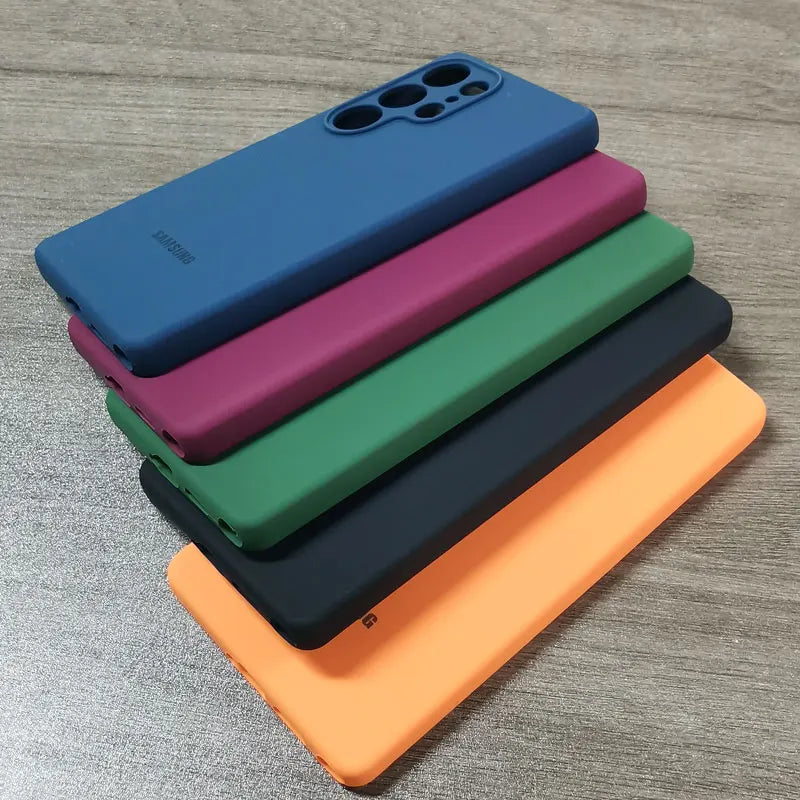 Slankt Samsung Galaxy S25 Plus silikon deksel. Gir solid beskyttelse mot riper og mindre støt.