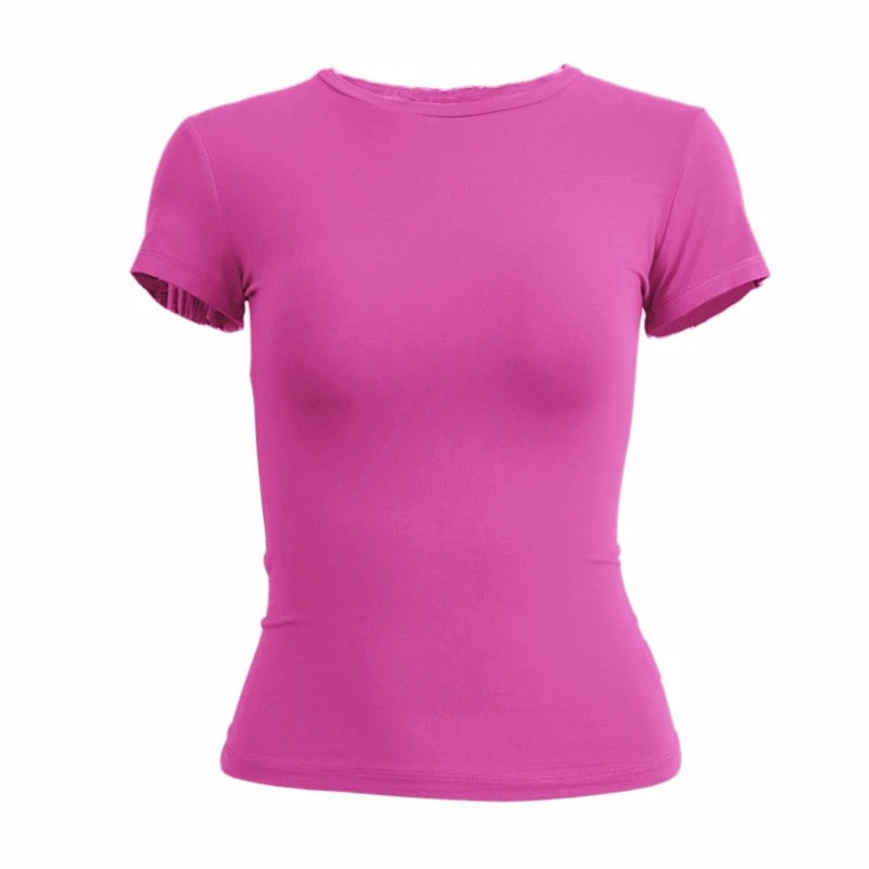 Komfortabel trenings t-skjorte for dame, slim fit med pustende materiale, kortermet design.